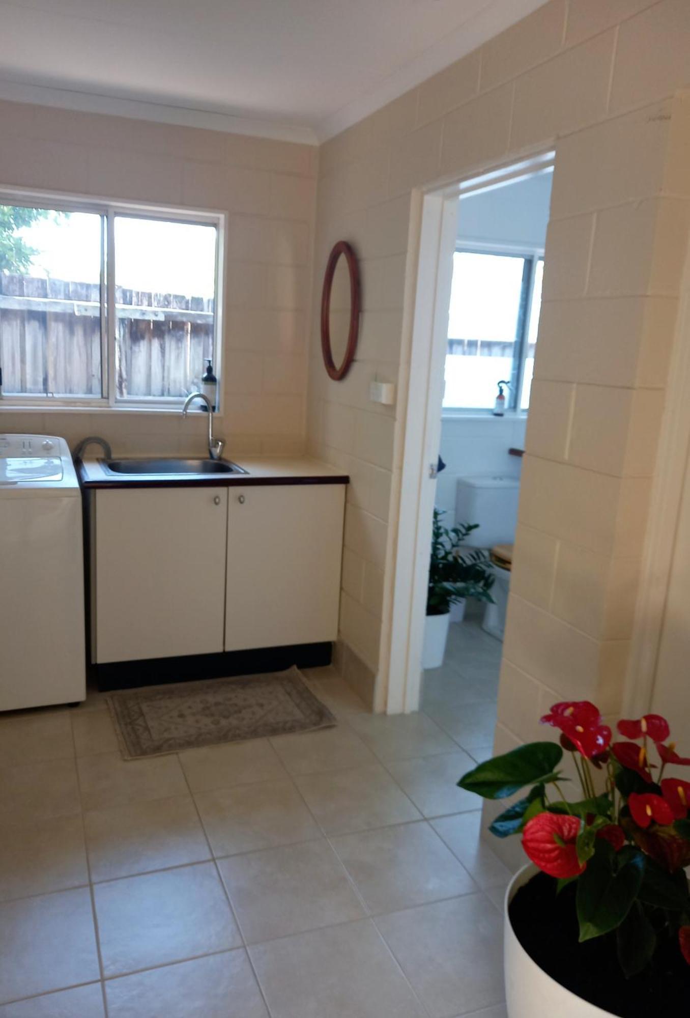 J & Ella'S Holiday House - 1 Bedroom, 1 Bathroom Home Куктаун Екстериор снимка